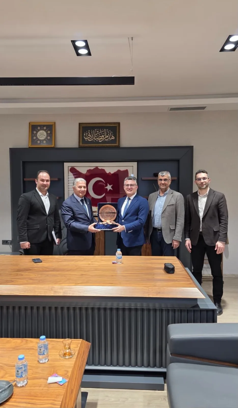 Plaque presentation to KOSGEB Provincial Director Dr. Muhammed Paksoy - Türev