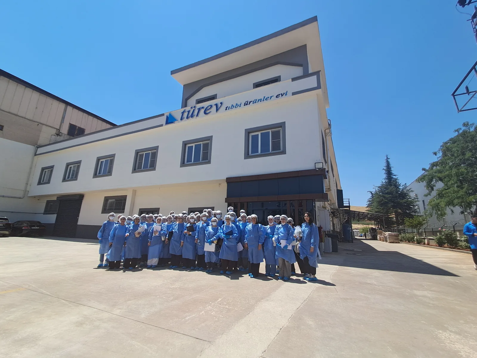 TOBB ETU students group photo in front of the Türev factory